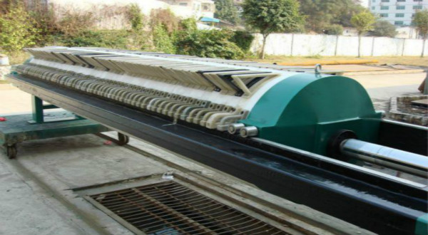 隔膜式壓濾機設備構造及工作原理-污水處理設備-樂中環(huán)保