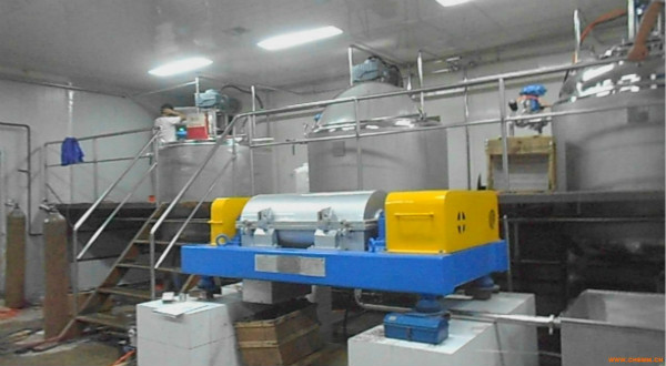 污泥脫水用離心機的類型介紹-污水處理設備-樂中環(huán)保