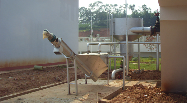 旋流沉砂池除砂機的使用注意事項有哪些?-污水處理設備-樂中環(huán)保