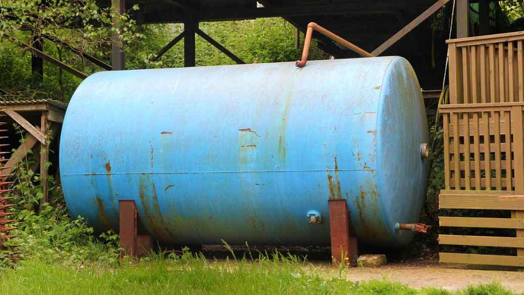 化糞池污水處理車多少錢(qián)（新型化糞池清理車）